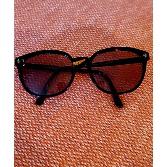 Tory Burch Black Sunglasses with Dark Lenses main image 6